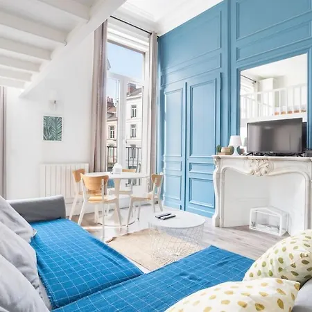 Magnifique - Republique Beaux-arts *